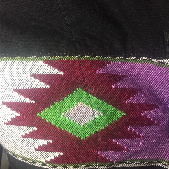 Cricket By The Creek Black Aztec Mid-shirt Button - Picture 7 of 7